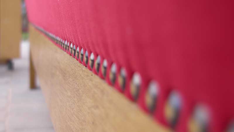 Maßarbeit Polsterei Sattlerei